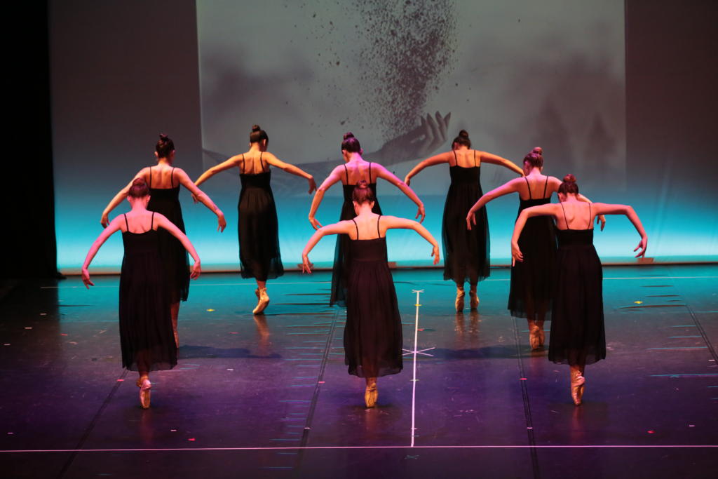 ENJOY THE DANCE… trame danzanti a confronto